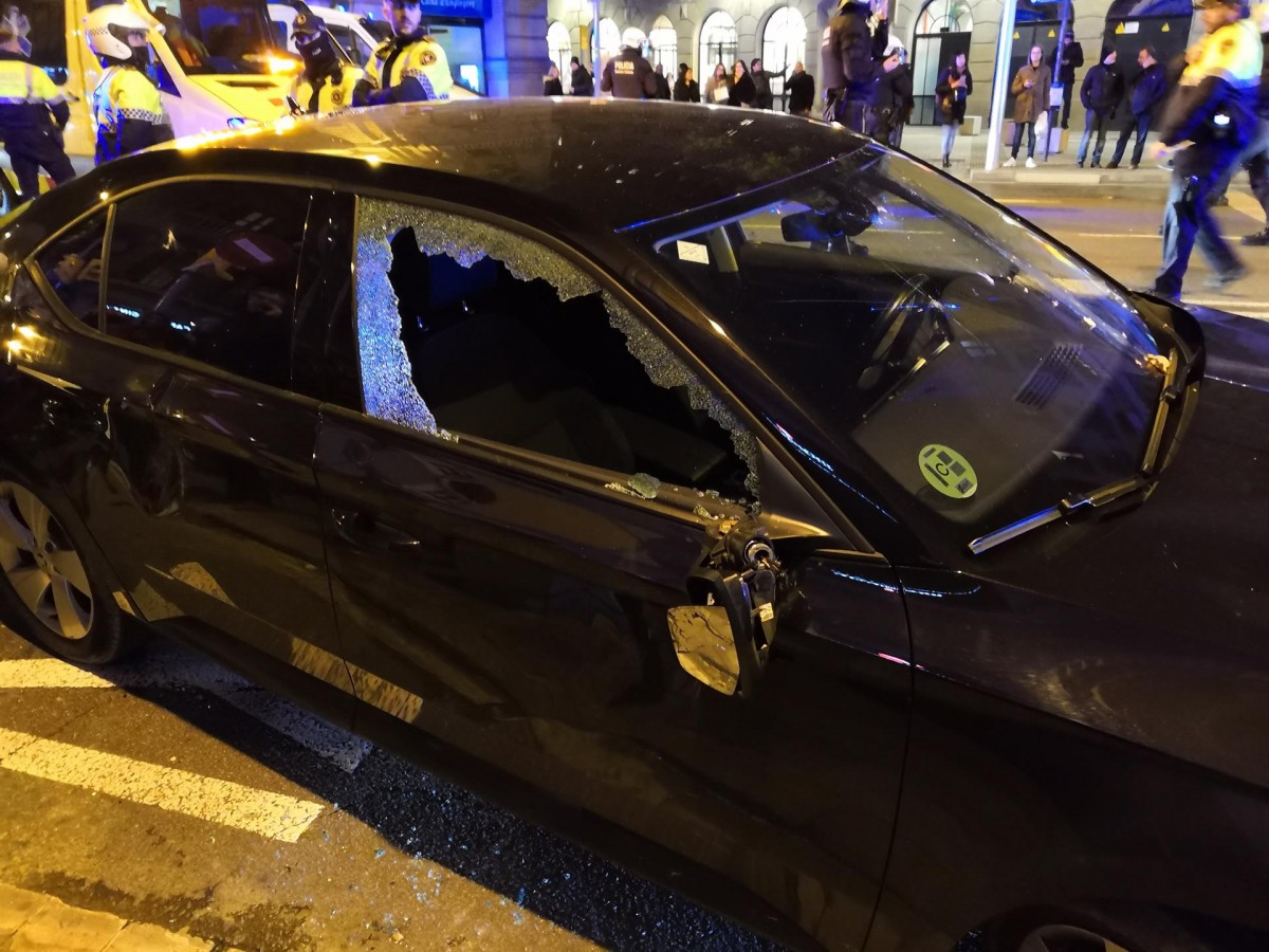 Cotxe destrossat vaga gener taxistes