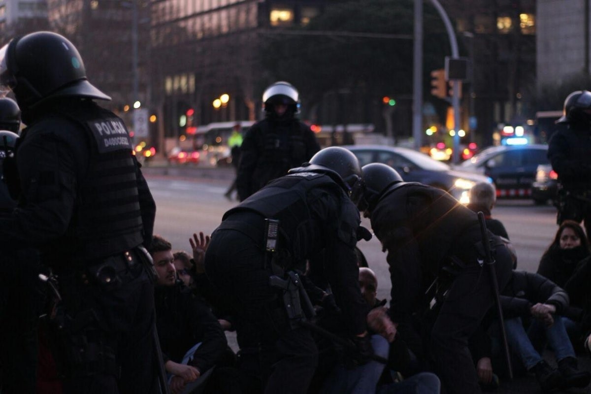 Els Mossos actu00faan a l'avinguda Diagonal