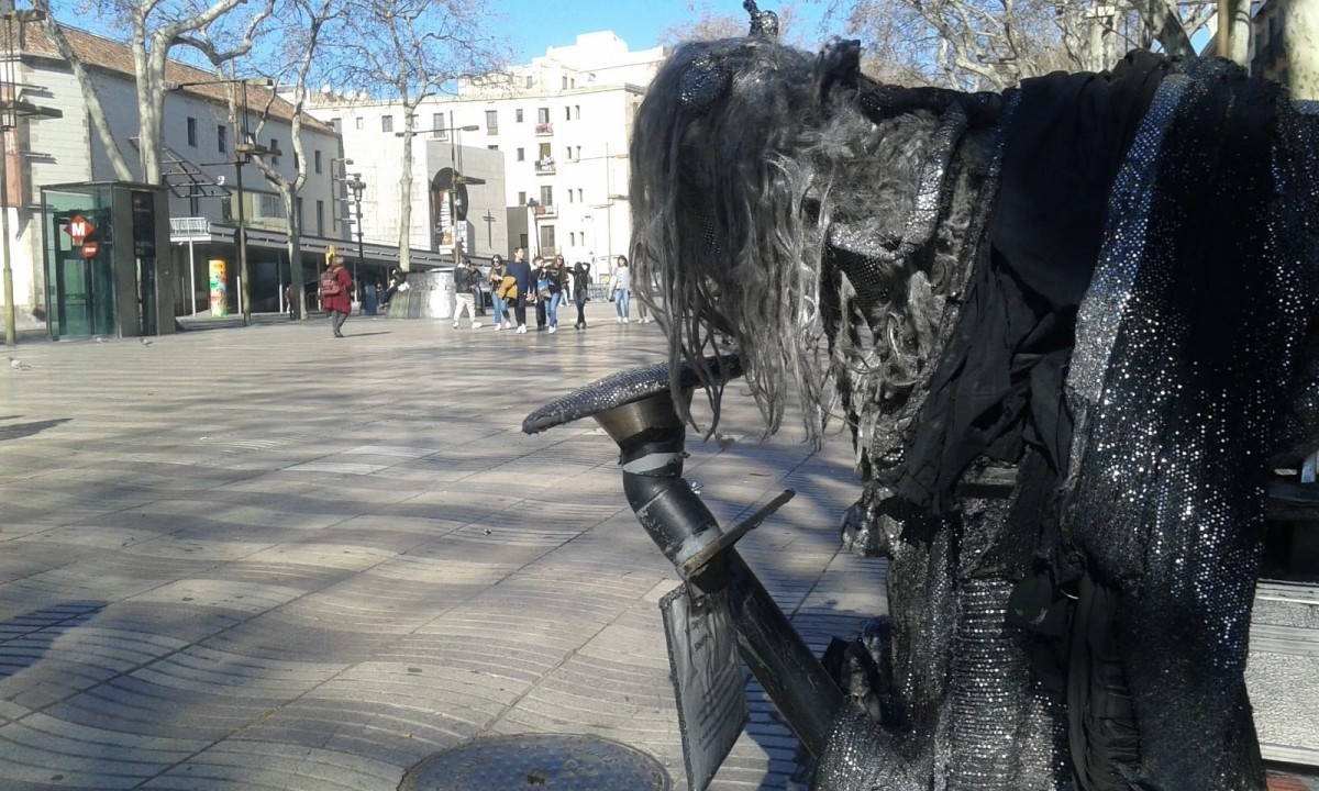 Material de l'estàtua humana del Quixot a la Rambla de Barcelona