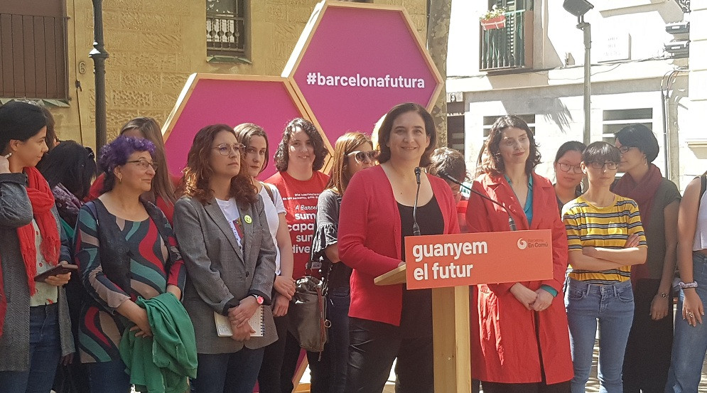 Ada Colau Laura Pu00e9rez i ju00f3venes de BComu00fa