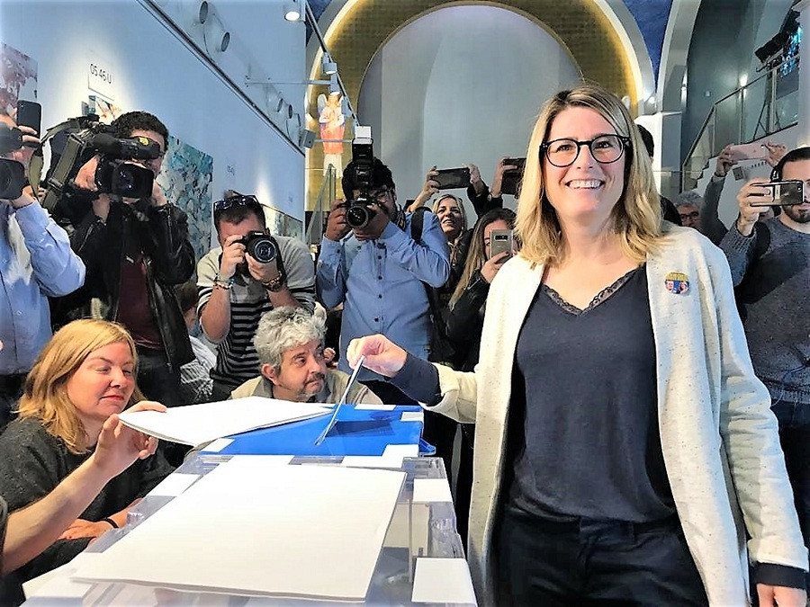 Elsa Artadi vota