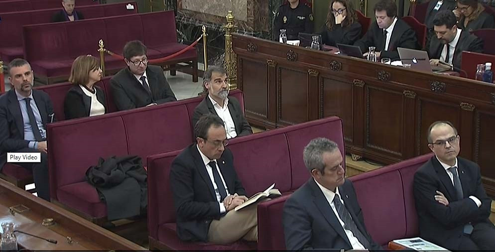 La banqueta dels acusats de l'judici a l'Procés al Suprem