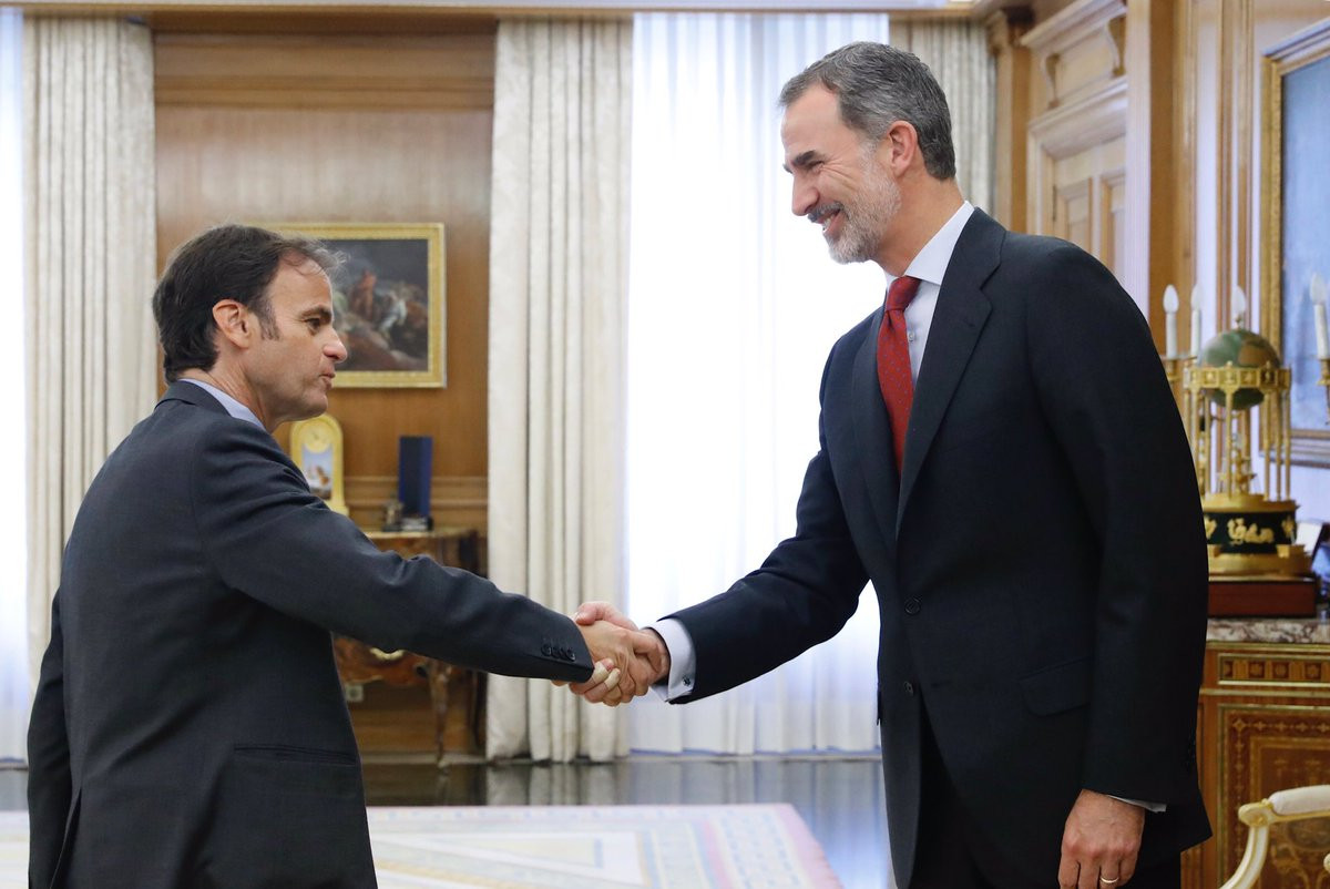 Jaume Asens saluda Felip VI