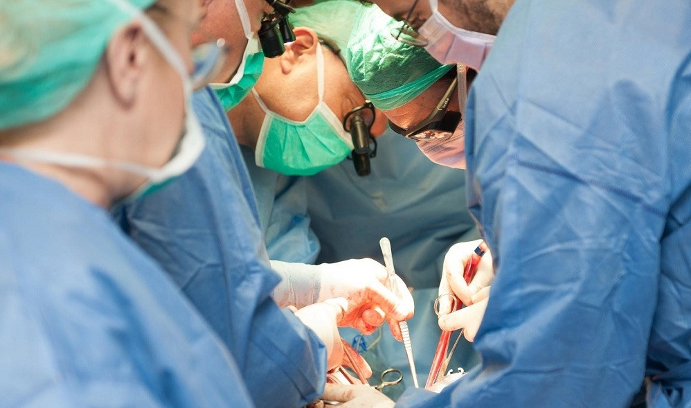 Implanten un corazu00f3n artificial a l'hospital de Bellvitge