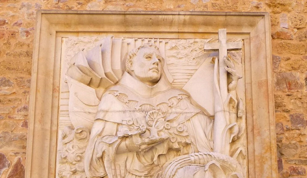 Detall del baix relleu de Fra Toribio de Benavente, Motolinu00eda