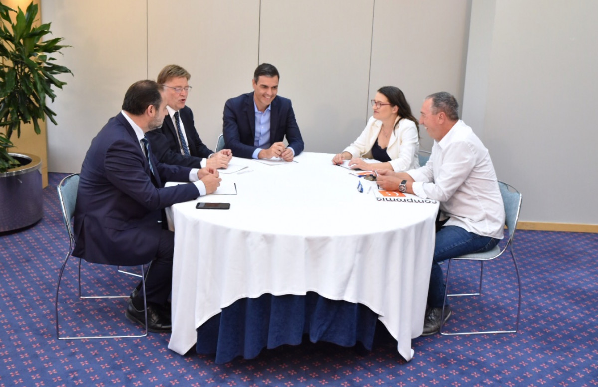 PSOE i Compromu00eds acosten postures sobre la investidura de Pere Su00e1nchez