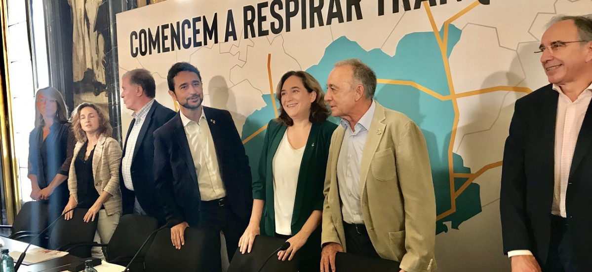 Damiu00e0 Calvet Ada Colau i Antoni Poveda
