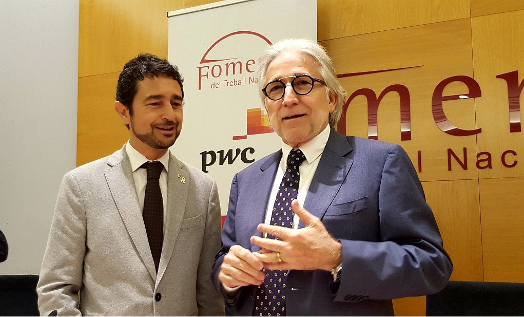 El conseller de Territori i Sostenibilitat, Damiu00e0 Calvet, i el president de Foment del Treball, Josep Su00e1nchez Llibre