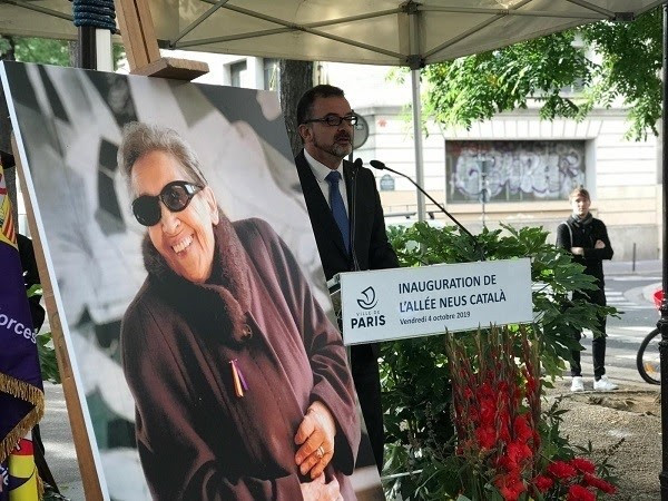 Paru00eds inaugura una avinguda dedicada a Neus Catalu00e0