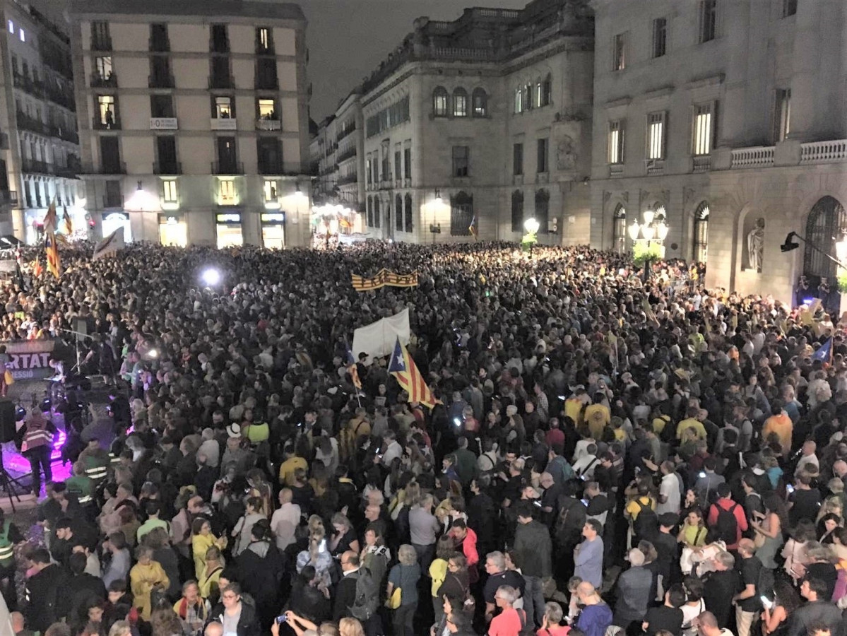 Concentració Plaça Sant Jaume en rebuig a la sentència