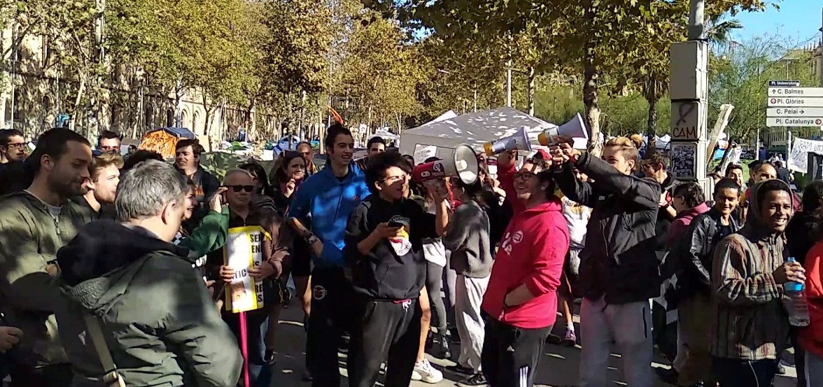 Estudiants acampats a Universitat recigen a u00c1lvarez de Toledo