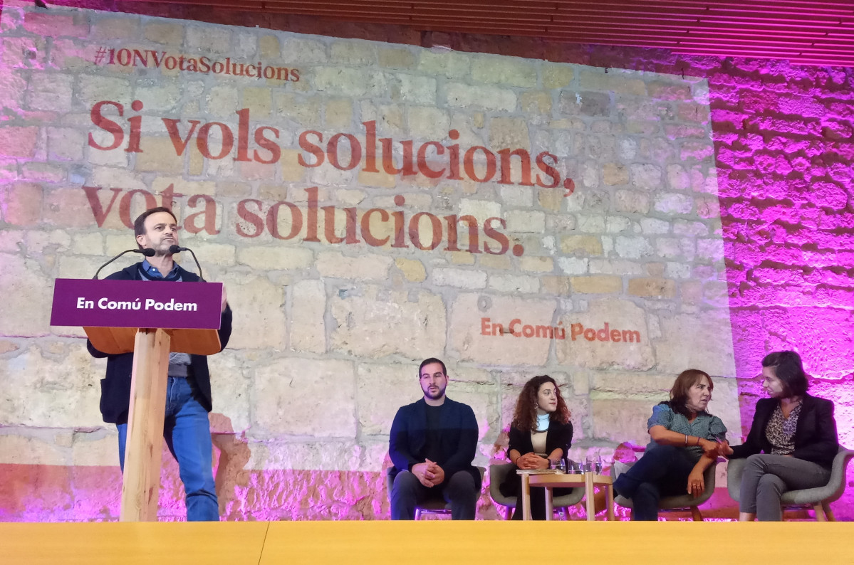 Jaume Asens, Ismael Cortu00e9s, Aina Vidal, Yolanda Lu00f3pez i Carla Aguilar en un acte a Tarragona