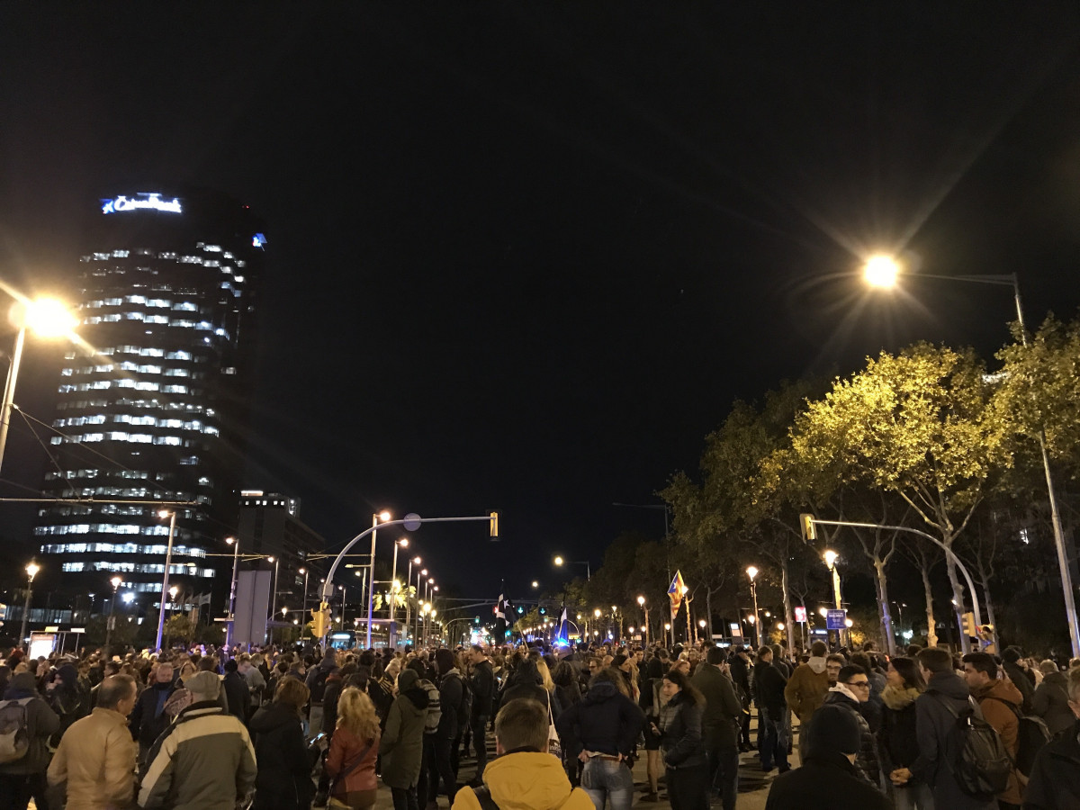 Els CDR tallen l'accés a Barcelona per l'avinguda Diagonal