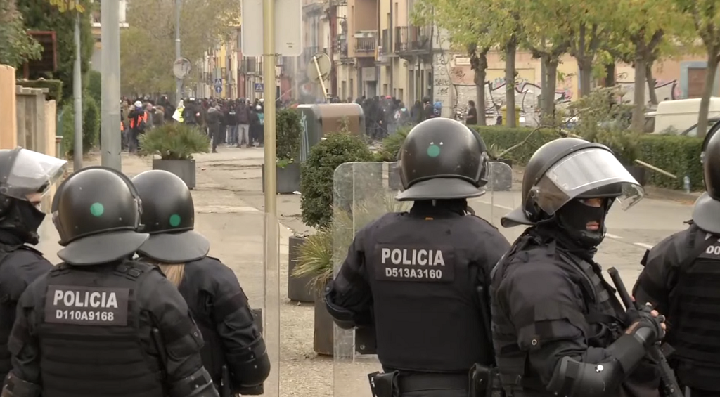 Antiavalots de Mossos actuant a Salt 2