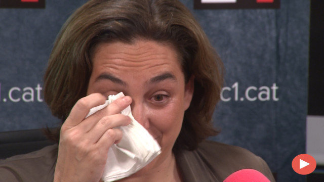 Colauseemocionayconfiesaquepensendejarlo vídeo 1