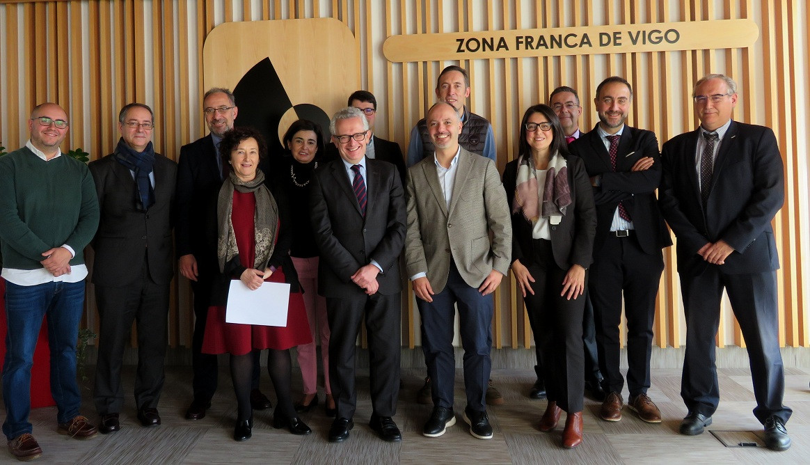 Luis Moreno i David Regades amb els seus equips tu00e9cnicos