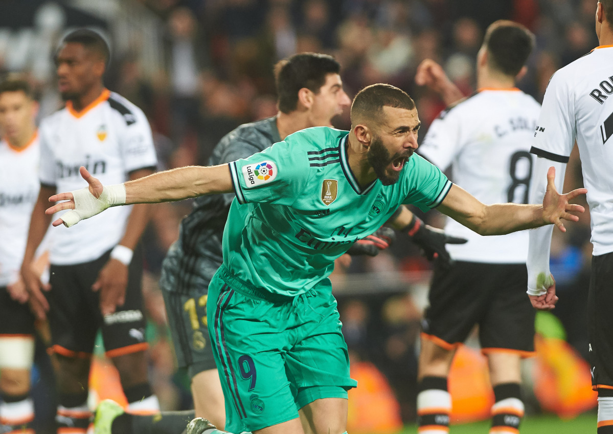 Benzema celebra el gol davant el València