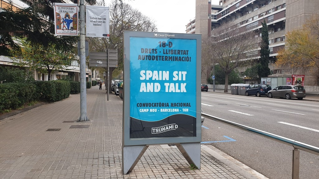 Tsunami Democru00e8tic okupa diverses marquesines de Barcelona