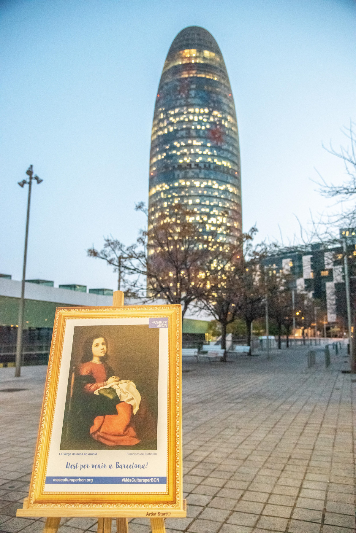 Una de les ru00e9plicas de quadres col·locades a Barcelona el 24 de febrer de 2020