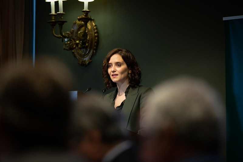 Isabel Du00edaz Ayuso al Cu00edrculo Eqüestre
