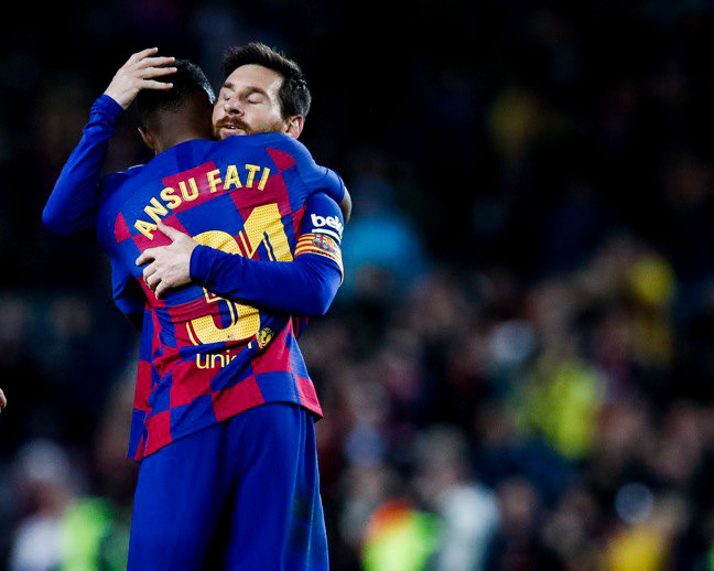 Messi abraça Ansu Fati