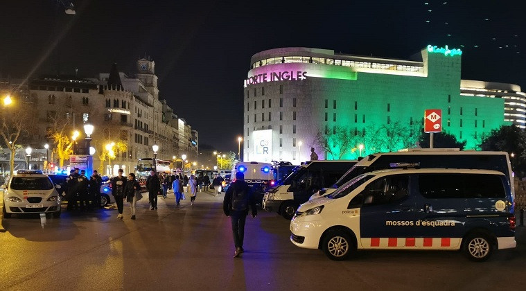 Operaciu00f3n policial a la plaça Catalunya