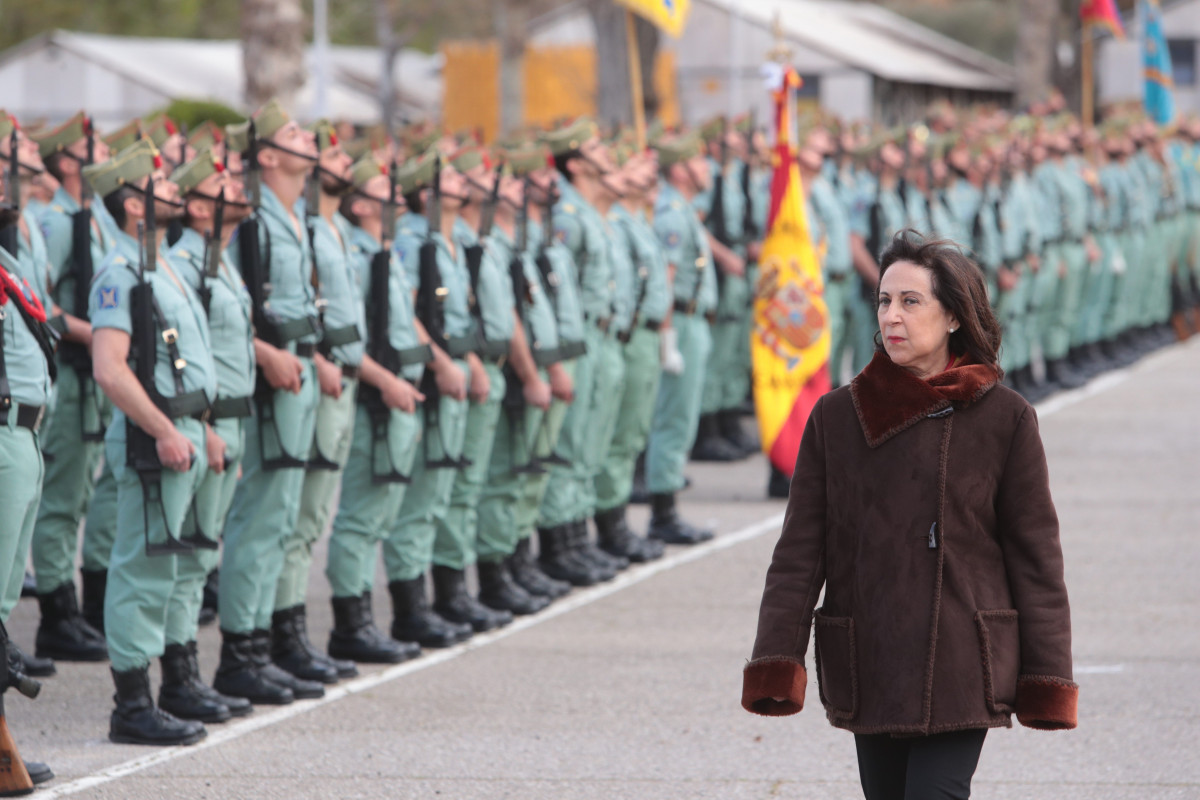 Robles durant una visita a l'Terç 'Alejandro Farnesio' 4º de la Legió, a Ronda (Màlaga)