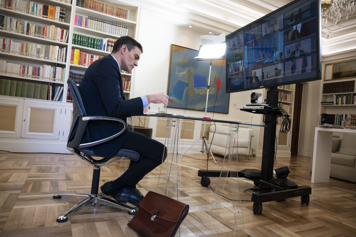 Pedro Sánchez participa en el Consell Europeu per videoconferència el 26 de març