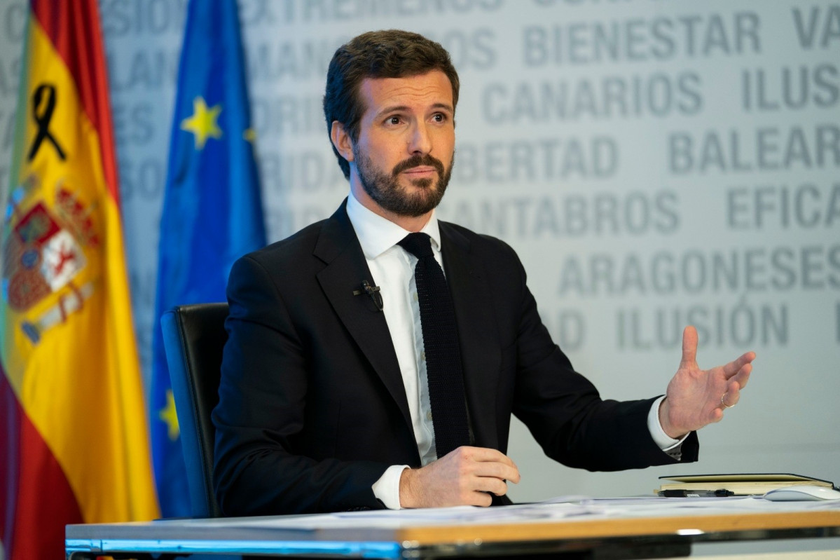 El líder de PP, Pablo Casado, ofereix una roda de premsa a la seu de l'PP a través de la plataforma zoom, en la qual anuncia que no donarà suport els últims dos decrets econòmics si no es modifiquen. Madrid, a 30 de març de 2020.