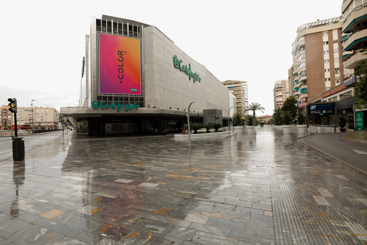 Coronavirus.- Treball aprova l'ERTO d'El Corte Inglés, que abonarà als seus empl