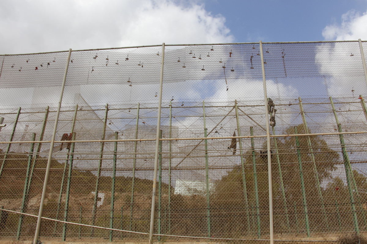La tanca de Melilla després d'un salt massiu.