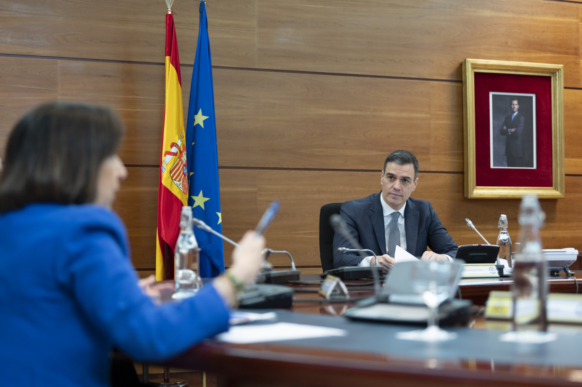 El president de Govern, Pedro Sánchez i la ministra de Defensa, Margarita Robles.