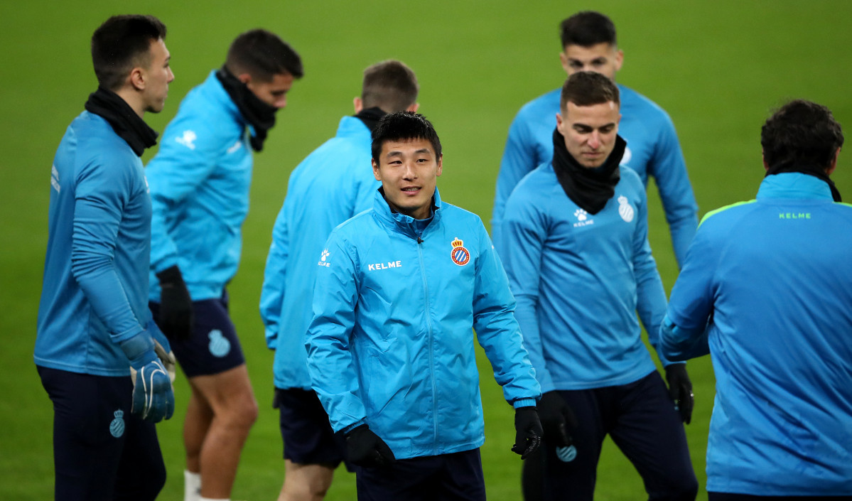 El jugador de el RCD Espanyol Wu Llei en un entrenament