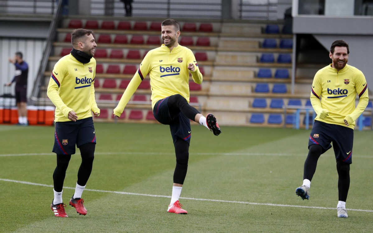 Jordi Alba, Gerard Piqué i Leo Messi en un Entrenament de l'FC Barcelona