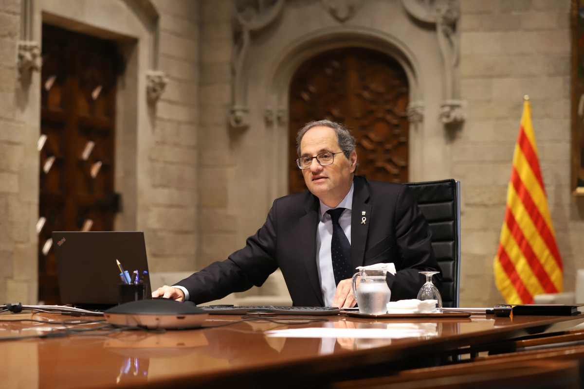 El president de la Generalitat, Quim Torra, durant la novena reunió de presidents autonòmics amb el president de Govern, Pedro Sánchez, pel coronavirus. A 10 d'abril de 2020.