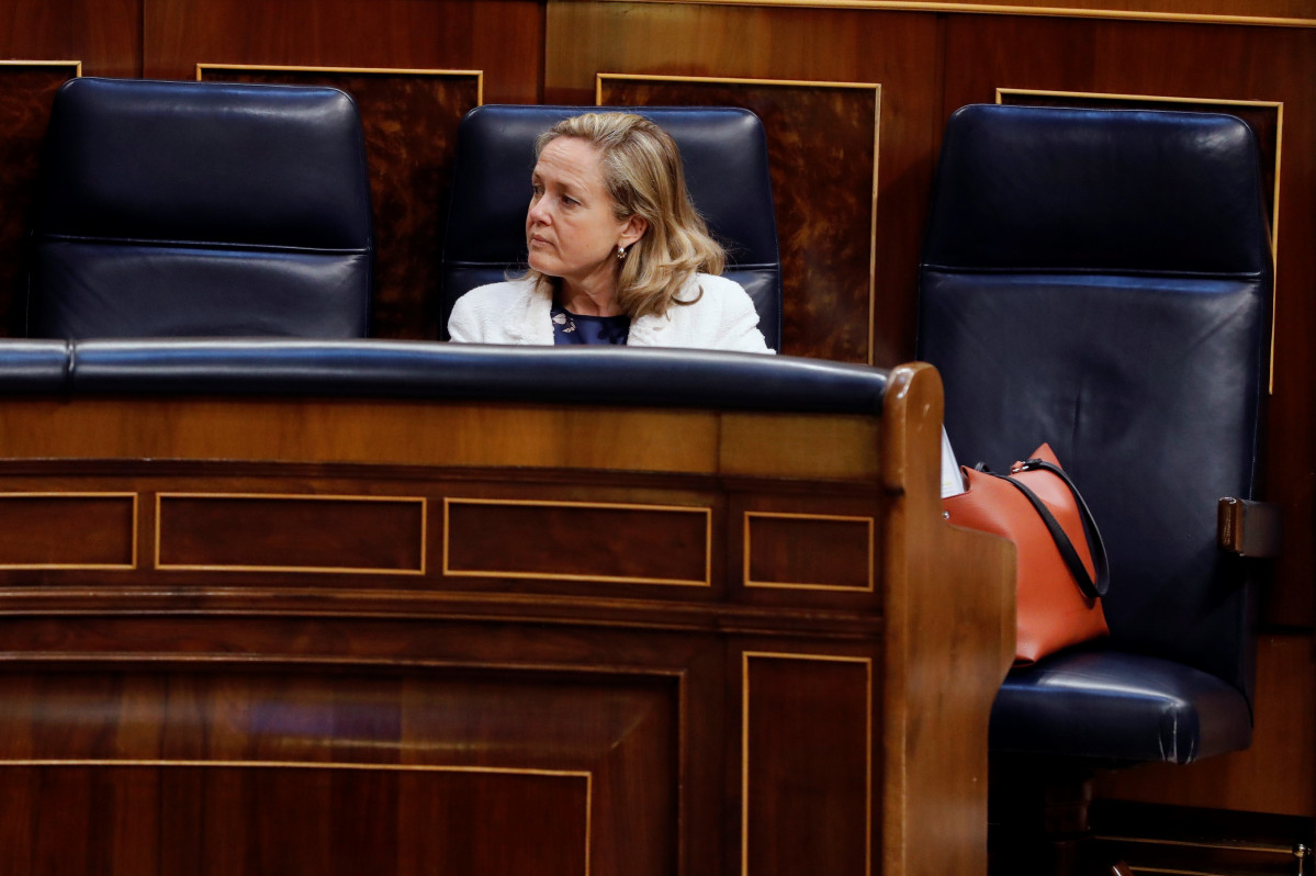 La ministra d'Economia, Nadia Calviño, durant el ple de Congrés que debat i vota aquest dimecres la cinquena pròrroga de l'estat d'alarma, a Madrid (Espanya), a 20 de maig de 2020.