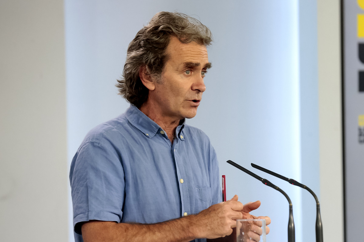 El director de el Centre de Coordinació d'Alertes i Emergències Sanitàries, Fernando Simón, durant una roda de premsa per actualitzar les dades sanitàries en referència a la crisi de l'Covid-19, a Madrid (Espanya) a 18 de maig de 2020.