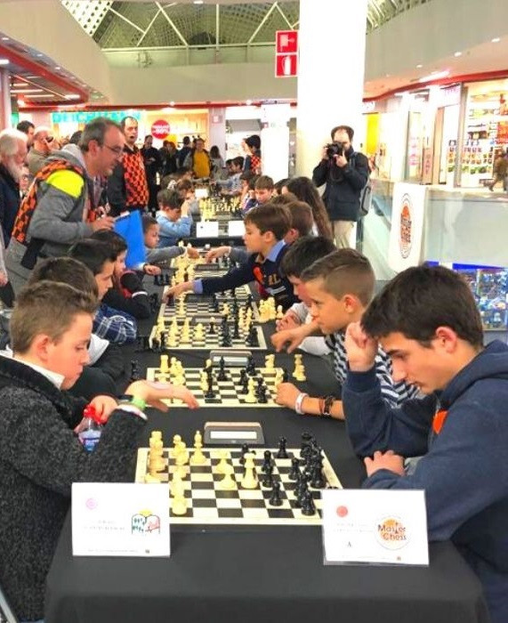 Torneig d'Escacs Escolar al centre comercial Camí de la Plata
