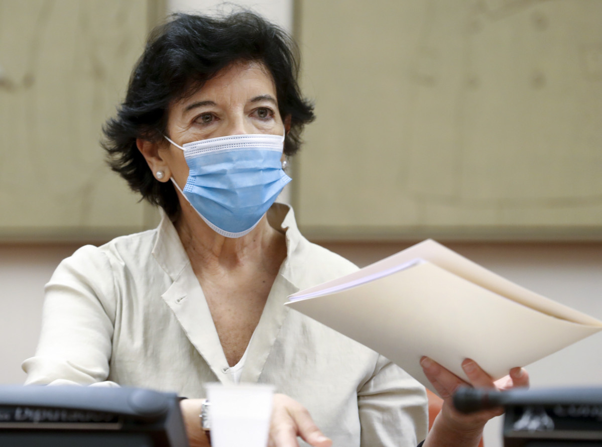 La ministra d'Educació i Formació, Isabel Celaá, en una compareixença al Congrés