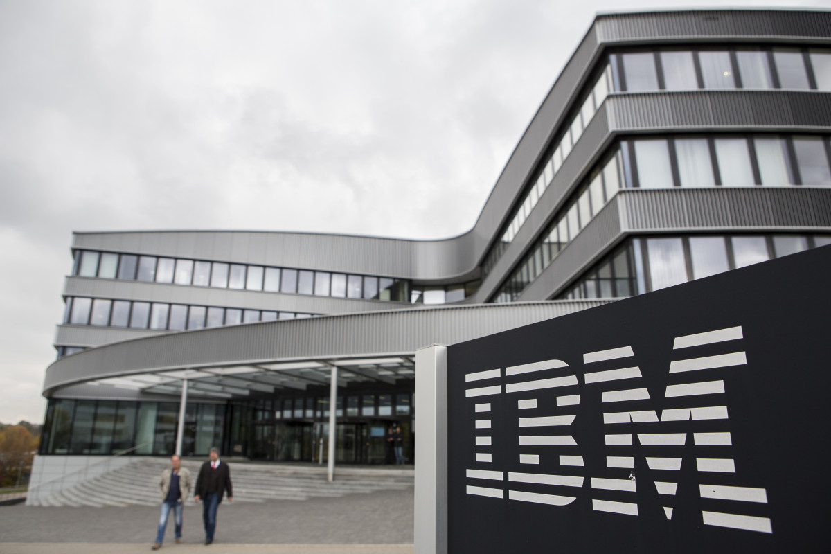 Logotip de IBM en les seves oficines de Ehningen (Alemanya)