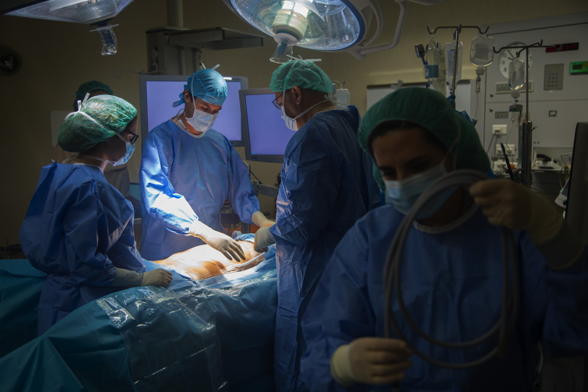 Hospital Valdecilla. Operació. Intervenció quirúrgica. Sanitat. Professionals sanitaris. Metges i infermeres