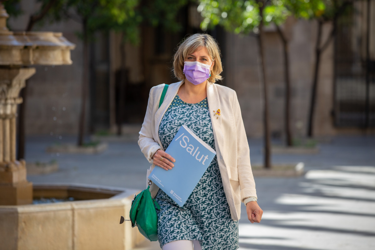 La consellera de Salut de la Generalitat, Alba Vergés, a l'arribar a al Palau de la Generalitat el segon dia de la Fase 2 a Catalunya per celebrar el primer Consell Executiu presencial. a Barcelona com