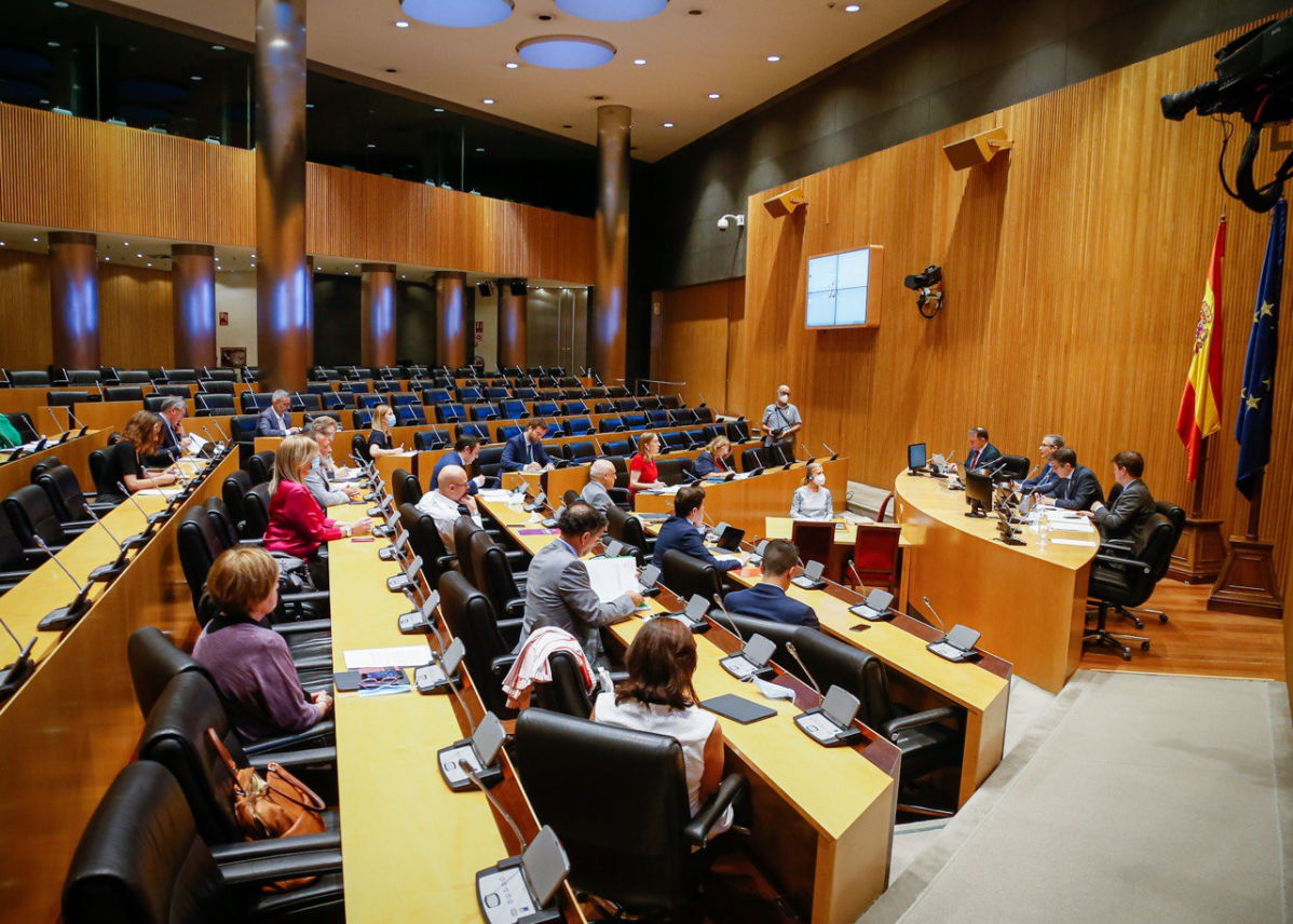 Vista general de la Comissió per a la Reconstrucció Social i Econòmica amb les compareixences de el governador del Banc d'Espanya, Pablo Hernández de Cos, i d'l'alt representant de la UE per a Afers Exteriors i Política de Seguretat, Josep Borrell.