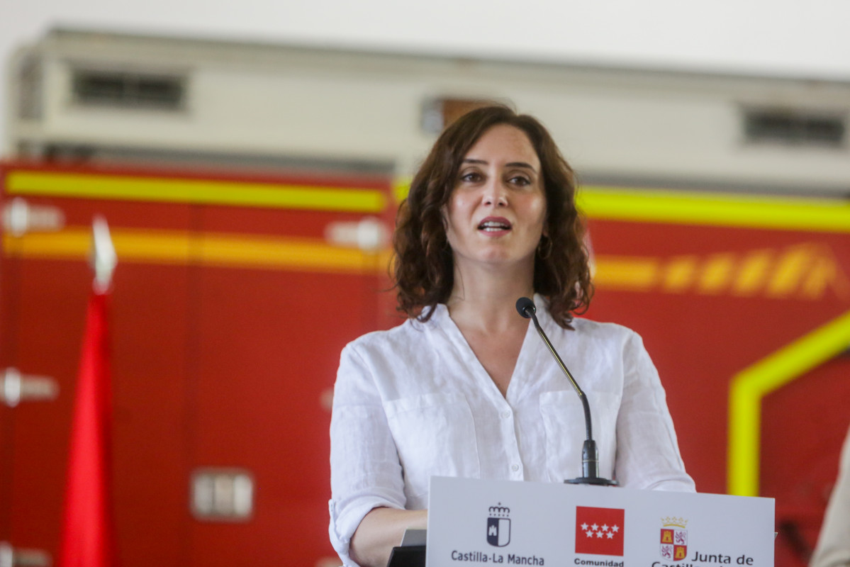 La presidenta de la Comunitat, Isabel Díaz Ayuso, intervé en una roda de premsa en l'acte de la signatura d'un conveni de col·laboració amb els presidents de Castella i Lleó, Alfonso Fernández Mañueco, i de Castella-la Manxa, Emiliano García Page