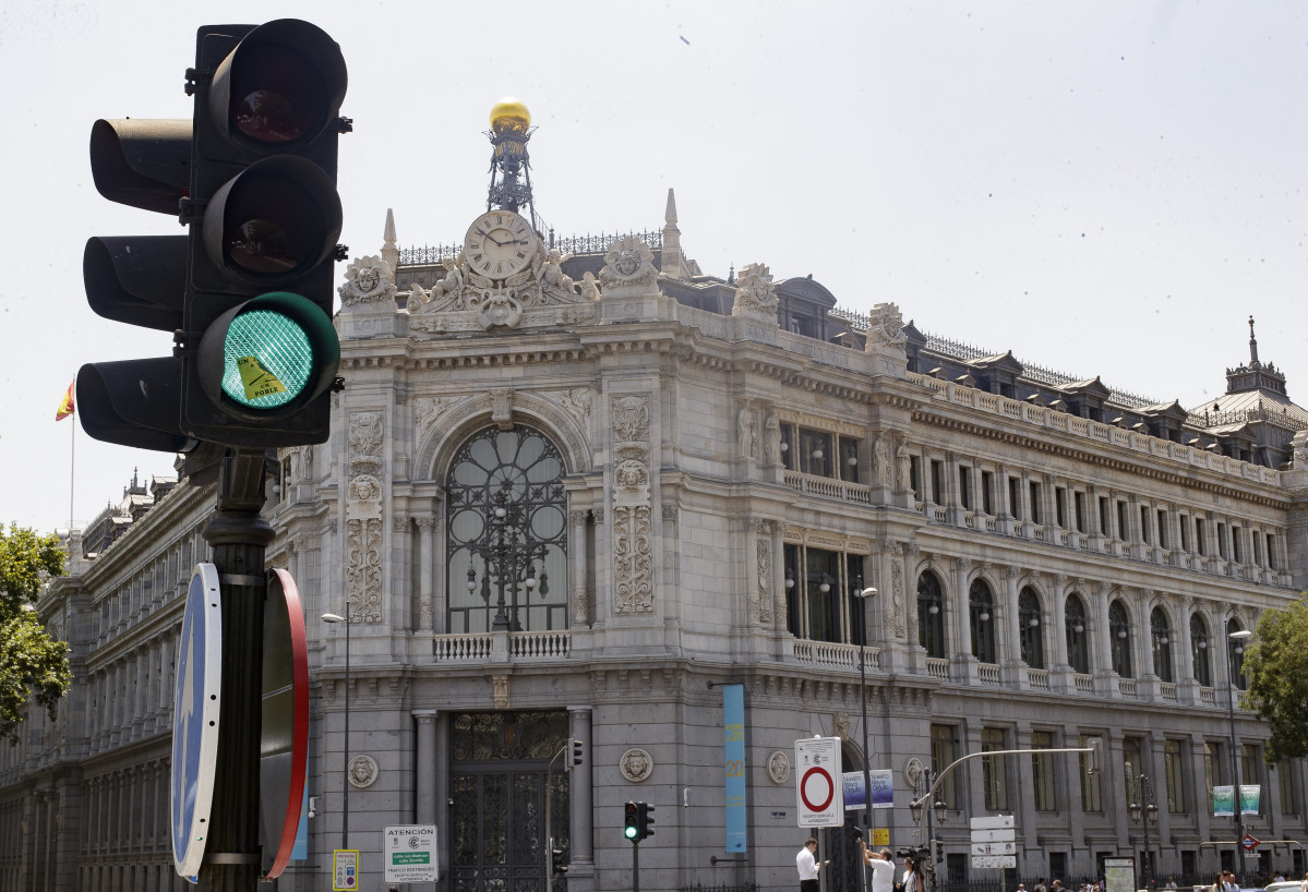 Façana de l'edifici de l'Banc d'Espanya situada a la confluència de Passeig de l'Prado i la madrilenya carrer d'Alcalá.