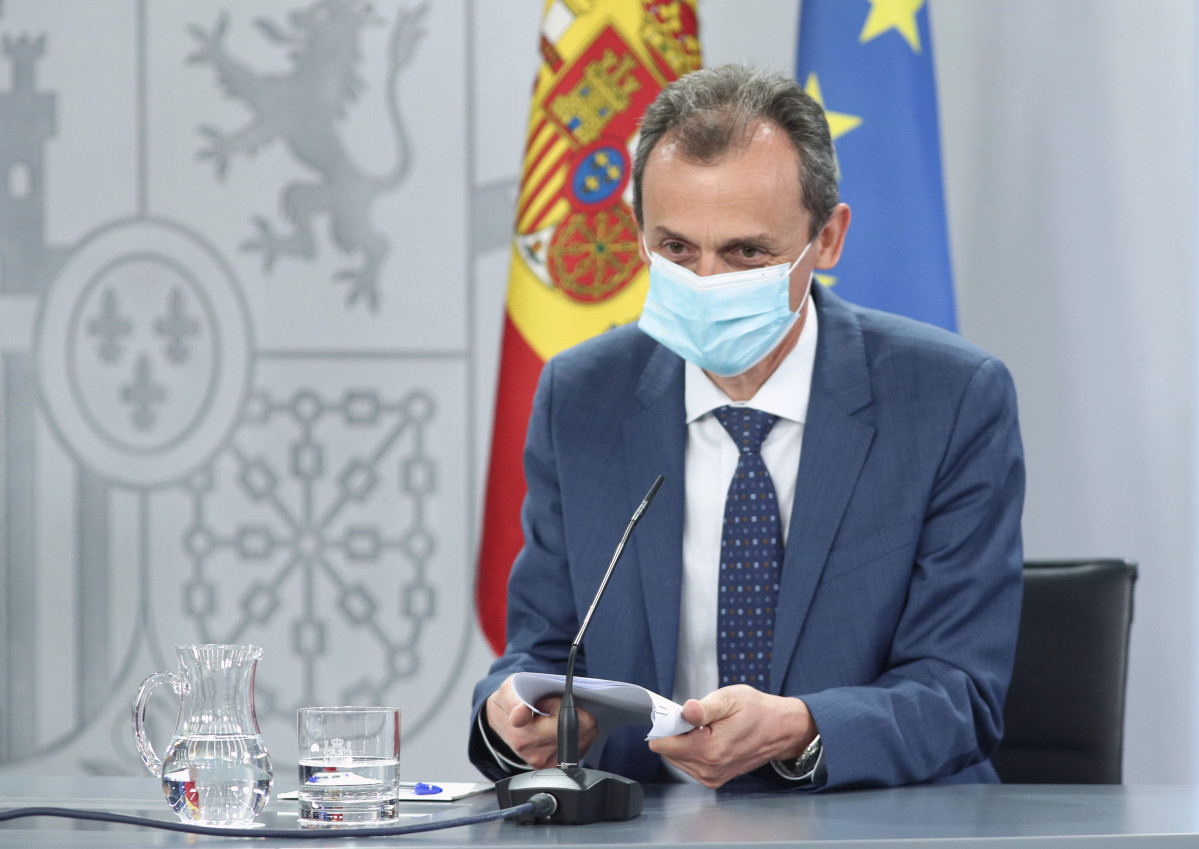 El ministre de Ciència i Innovació, Pedro Duque, a l'arribar a la compareixença en roda de premsa posterior a Consell de Ministres celebrat a Moncloa, Madrid (Espanya), a 30 de juny de 2020.