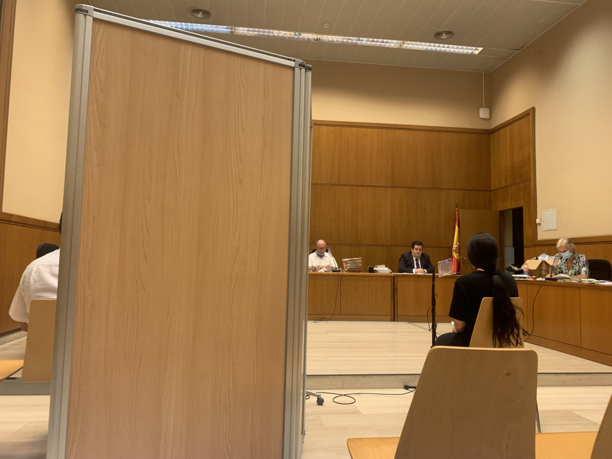 Primera sessió de l'judici a un home per assaltar a sis dones a l'Audiència de Barcelona