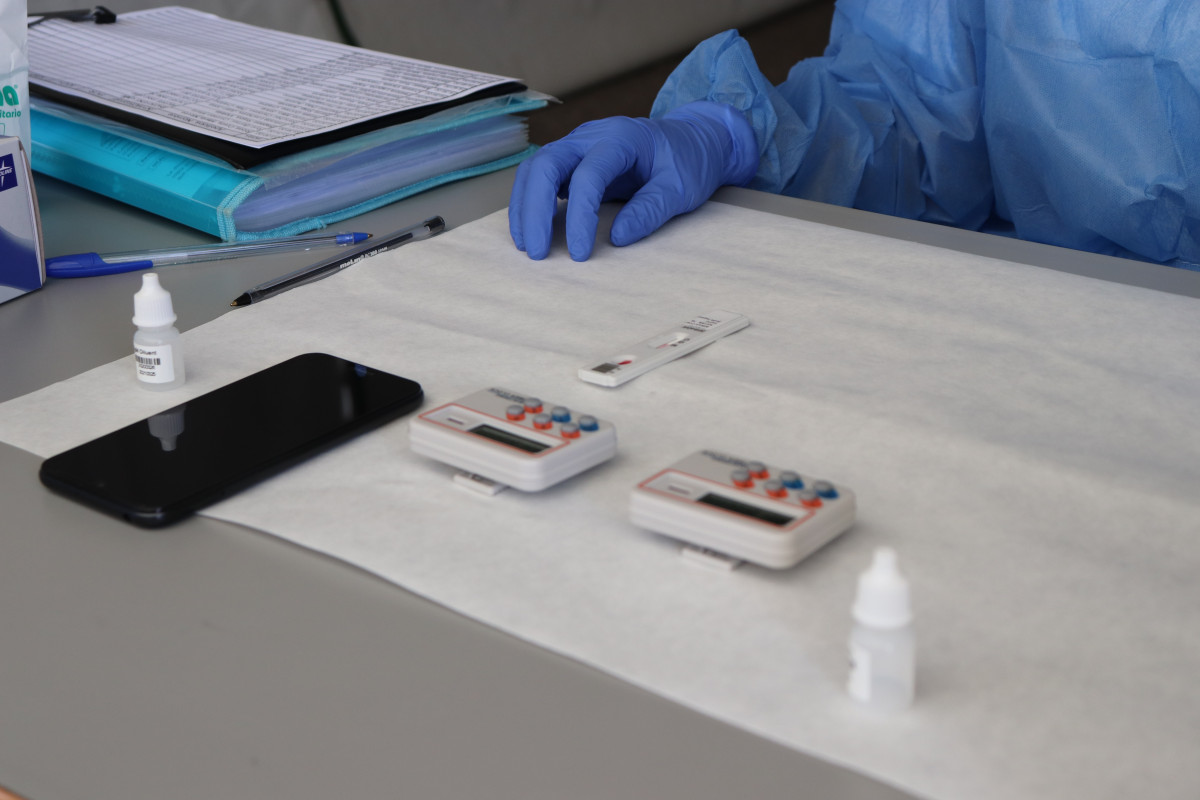 Proves de detecció de l'coronavirus, a la unitat volant exprés de Can Misses.