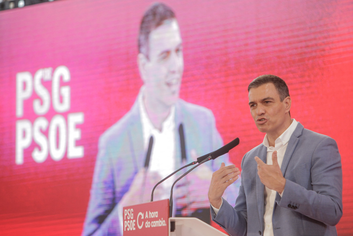 El president de Govern, Pedro Sánchez, intervé en un míting amb el candidat a la Xunta, Gonzalo Caballero, a 4 de juliol de 2020.