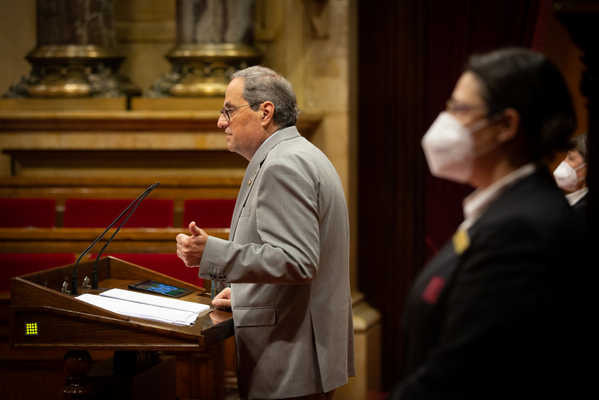 El president de la Generalitat, Quim Torra, intervé en una sessió plenària, al Parlament català, en la qual es debat la gestió de la crisi sanitària de l'COVID-19 i la reconstrucció de Catalunya davant l'impacte de la pandèmia, a Barcelona, tast
